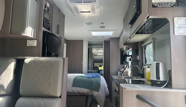 5 km from Havelock North Comfortable Cosy Country Motorhome Experience