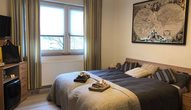 5 km from the center, 1 km from the train station and 11 km from Baden-Airpark