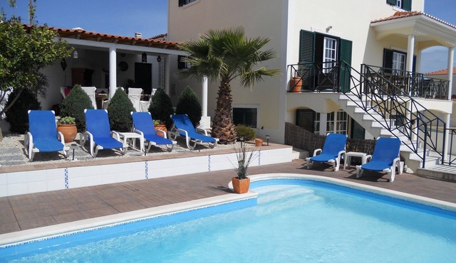 5* Large Villa -Heated Pool & Fast WIFI (Sleeps 12 +2) 40 mins Lisbon/Ericeira