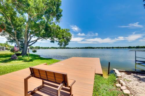 5 Mi to Busch Gardens Tampa Bay: Villa w/Pool!