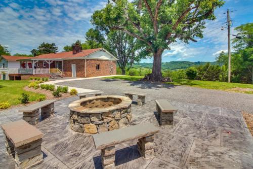 5 Mi to Center Hill Lake: Buffalo Valley Home