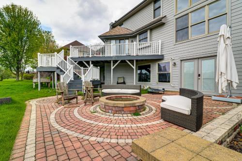 5 Mi to U of M! Bright Family Getaway w/Patio
