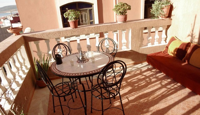5 min from beach, flat 60 m² terrace ideal family/surfeur peaceful typical Berber village