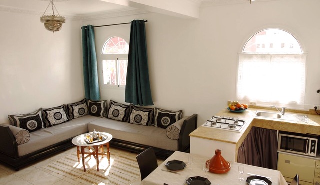5 min from beach, flat terrace sea view ideal family/surfeur typical Berber village