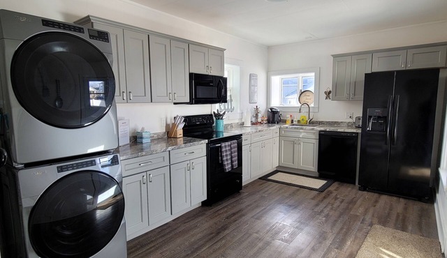 5-Mins to Cedar Point, 4-bedroom house.