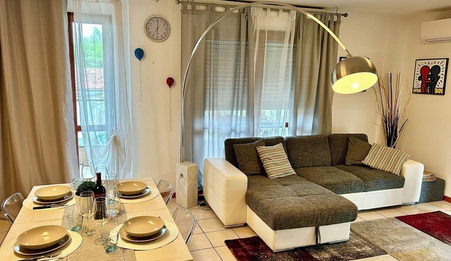 5 minutes from the center, comfortable apartment with terrace