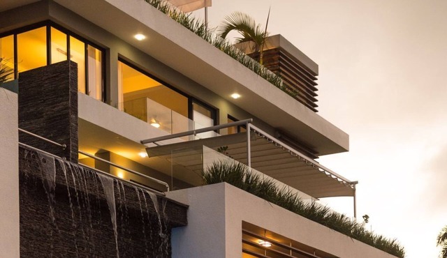 5 star BEACH VIEW DUPLEX W/PRIVATE POOL, JACUZZI