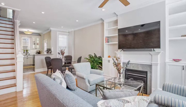5-Star Charming Philly Townhouse in Museum Area