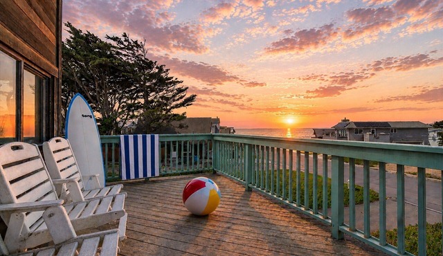 5 Star Dillon Beach Playcation! Hot Tub~Game Room~Walk to Beach~Knot A Care!