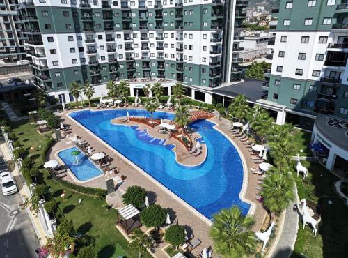5 STAR FACILITIES/WALKING DISTANCE TO AMENITIES AND THE BEACH