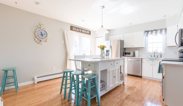 5-star home with quick walk to 2 beaches!
