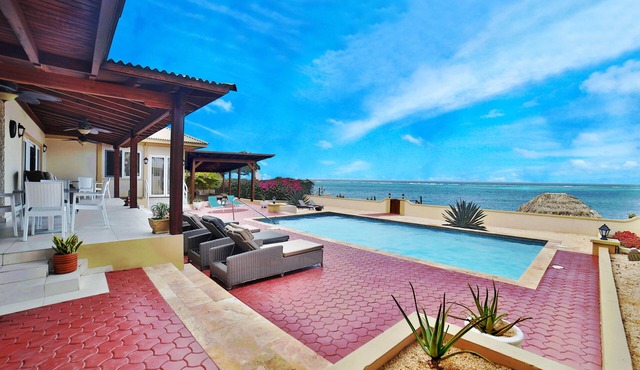 5 Star OceanFRONT Villa w/Pool, Secluded Beach, Ocean Access & Ocean Edge Palapa