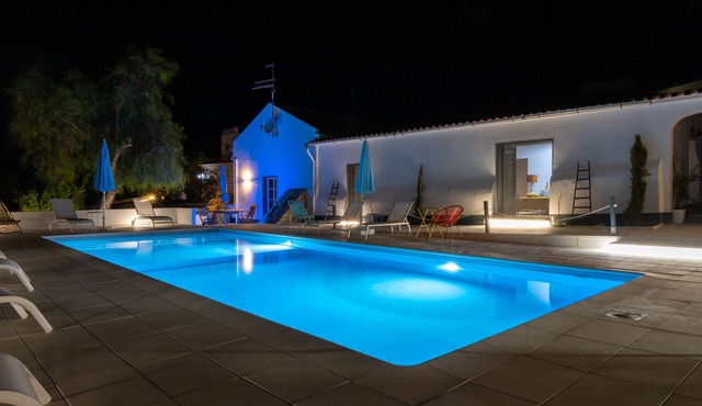 5 Star Villa Own Pool 7 Bedrooms + New Hotel pool system 21 guests