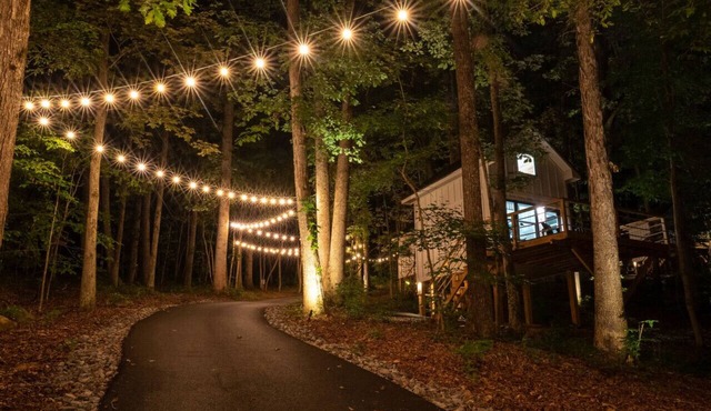 #5(Willow) Luxury Treehouse near Lake Guntersville