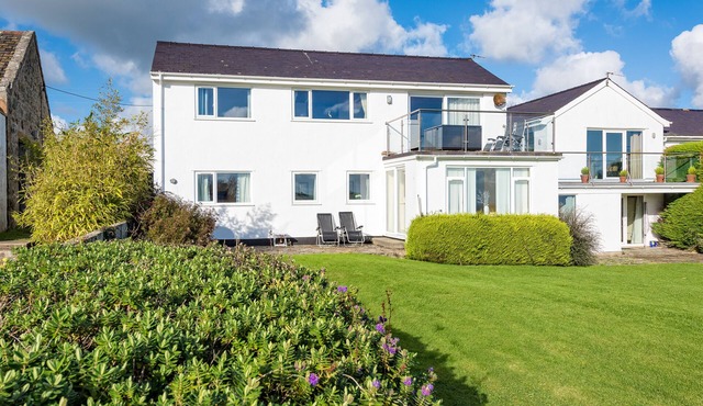 5 Ynys Fawr - Three Bedroom House, Sleeps 7