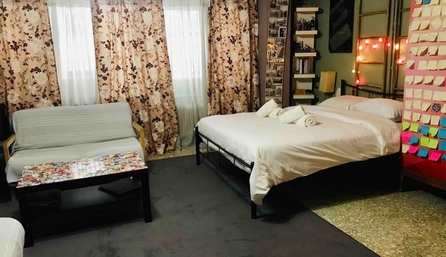 500Mbps WiFi/Studio 1min from Attiki metro station
