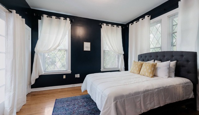 518 - 30% OFF - Updated 1BR in Historical Home-Complete Amenities- Free Parking