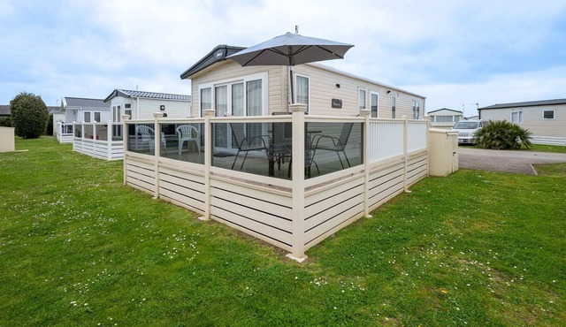 53 The Lawns Pevensey Bay Holiday Park Beach