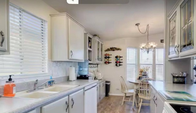 55+ONLY—Beautiful Gated Community Retreat