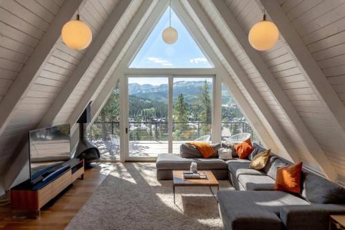5BD Modern A Frame Close to Ski Runs and Golfing