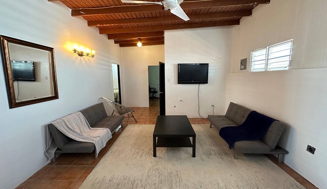 5BR/2BA Spacious Unit in the West