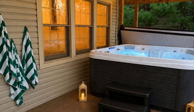 5BR Family Retreat · Hot Tub · Karaoke · Game Room · Lake Access · Tennis
