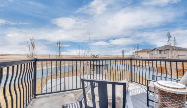 5BR Gem w/Pizza Oven, Theater & Views