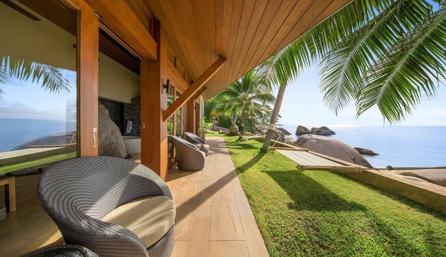 5BR Luxury Beachfront Villa | Lamai