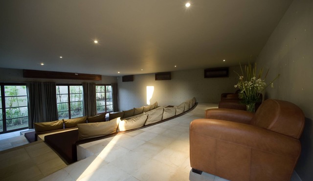 5BR Ocean View Villa Mary w/Canggu Beach Access