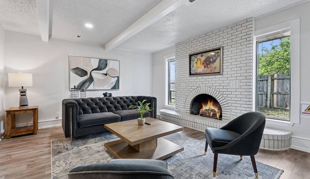 5BR | Sleeps 10 | Full Kitchen, Fenced Yard, In Unit Laundry #NW25