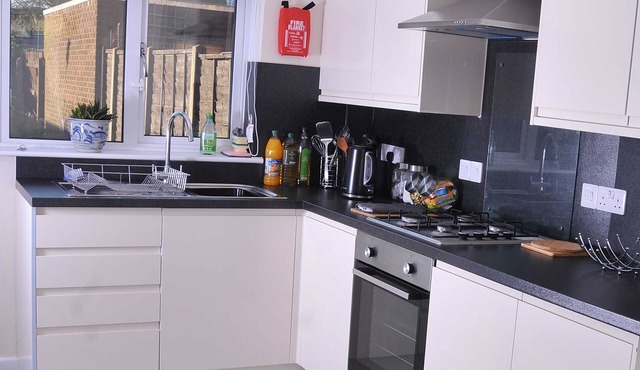 5✳self-catering-fully cleansed-entire house-6 Beds