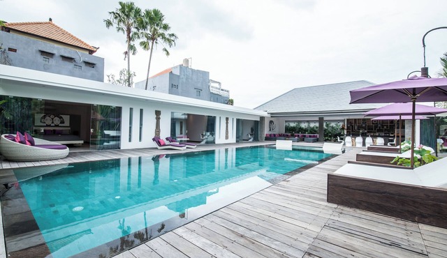 6 +1 BR Spacious Villa for 18 person Gazebo and Pool SEMINYAK