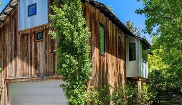 6 bdrm/5ba at the base of Snow King walking distance to Town Square