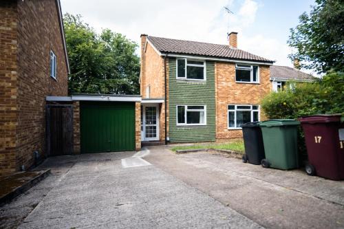 6-Bed House-Reading-Sleeps12-TownCentre