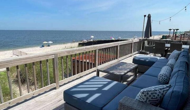 6 Bedroom 822960 by Houzlet