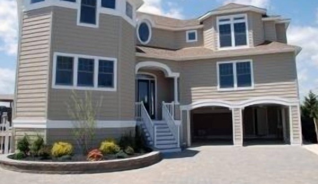 6 bedroom accommodation in Harvey Cedars