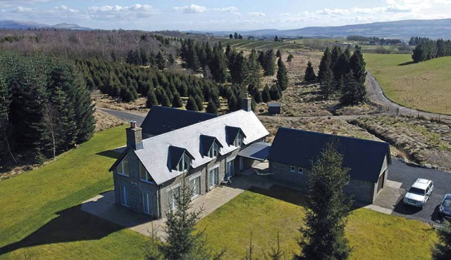 6 bedroom accommodation in Callander