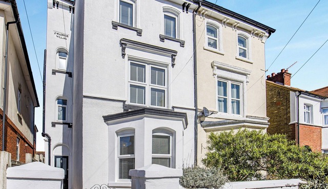 6 bedroom accommodation in Ramsgate