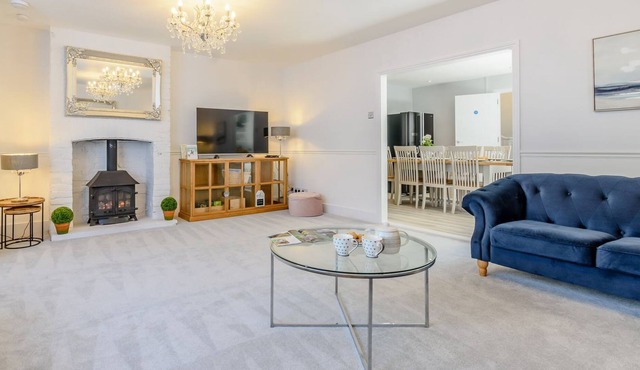 6 bedroom accommodation in Rye