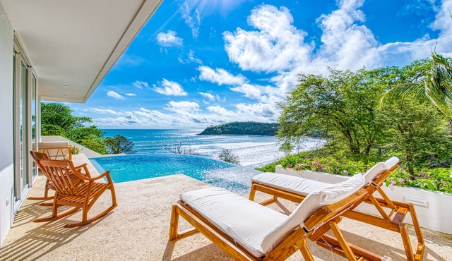 6 bedroom house on the surf beach Remanso! Introductory rates