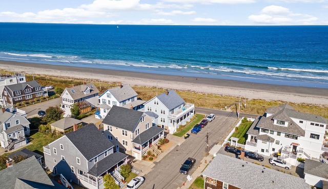 6 Bedroom house steps from the sandy beach