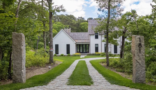 6-bedroom, Multi-building, Private Compound with Pool in Hawksnest State Forest
