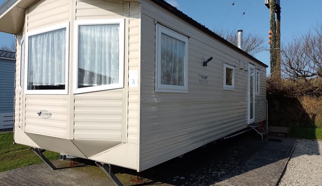 6 berth Static Caravan, 2 Bedroom on a beautiful site in Bude, North Cornwall.