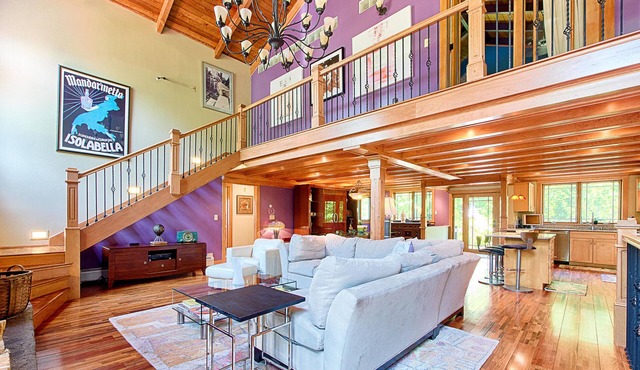 6 BR Perfect Private Mountaintop Retreat in VT!