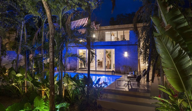 6 BR VILLA WITH 3 JACUZZI AND POOL