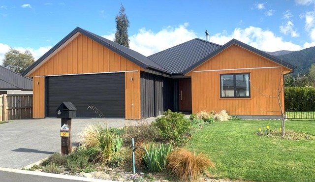 6 Dumblane Way