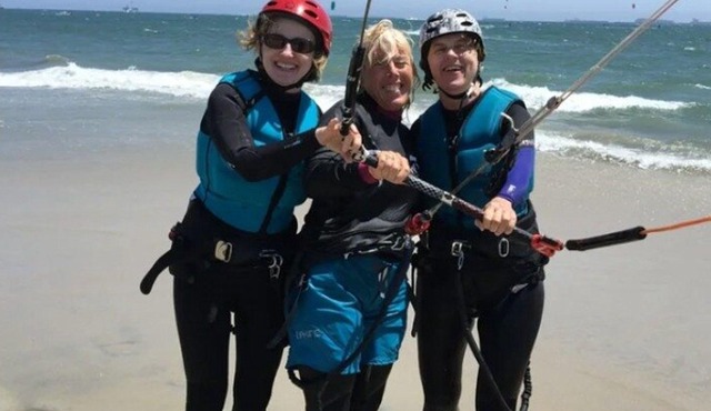 6‑Hour Complete Kitesurf Course for Friends (2–3 People)