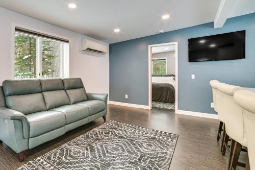 6 Mi to Boyne Mtn: Cozy & Private Couple's Cottage