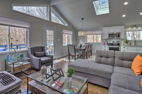 6 Mi to Camelback Slopes! Home w/Game Room