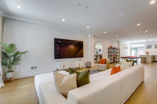 6 Mi to Center City Philly! WFH-Friendly Townhome